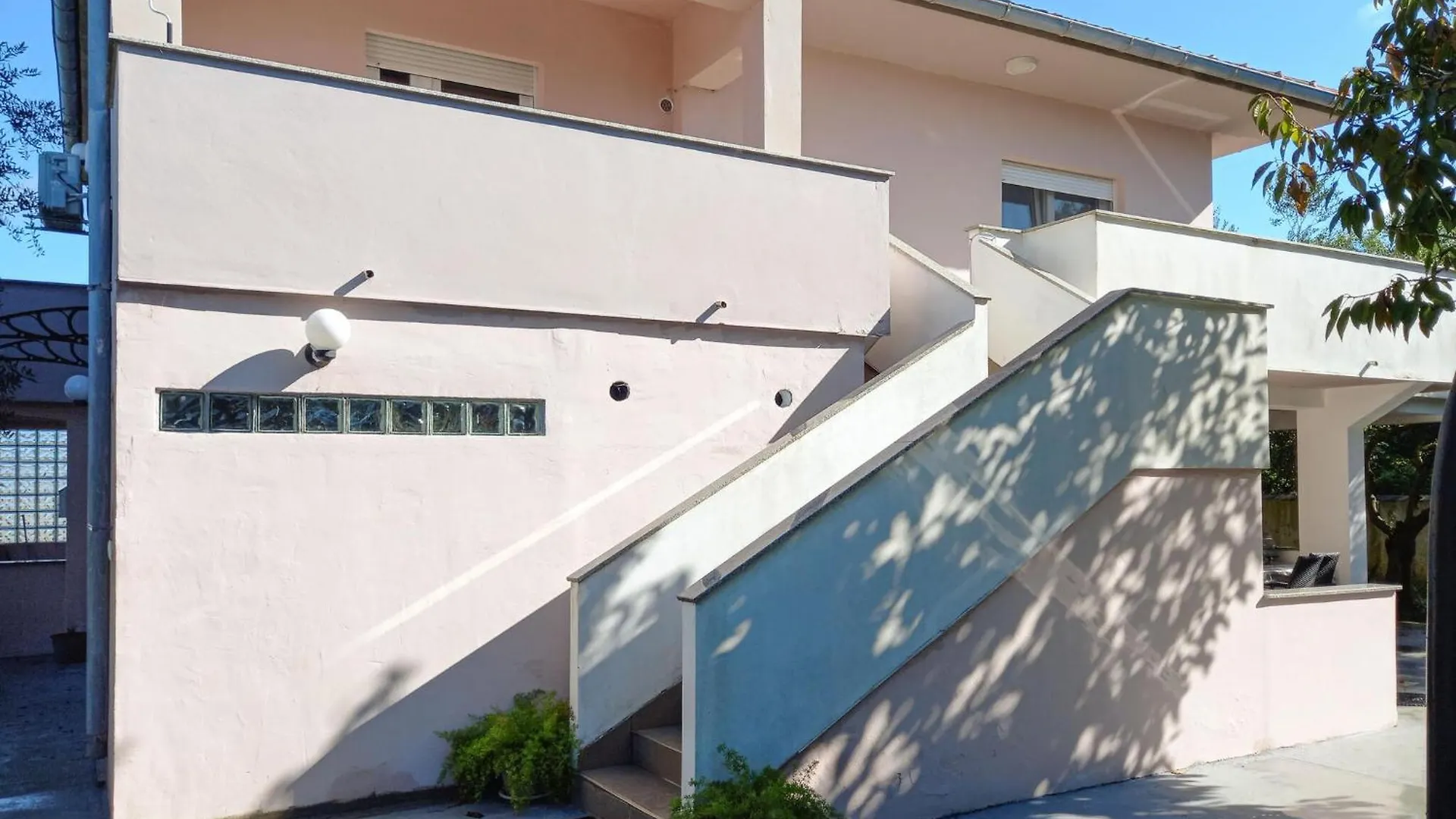 Stunning Apartment In Zaton With Outdoor Swimming Pool Croatia