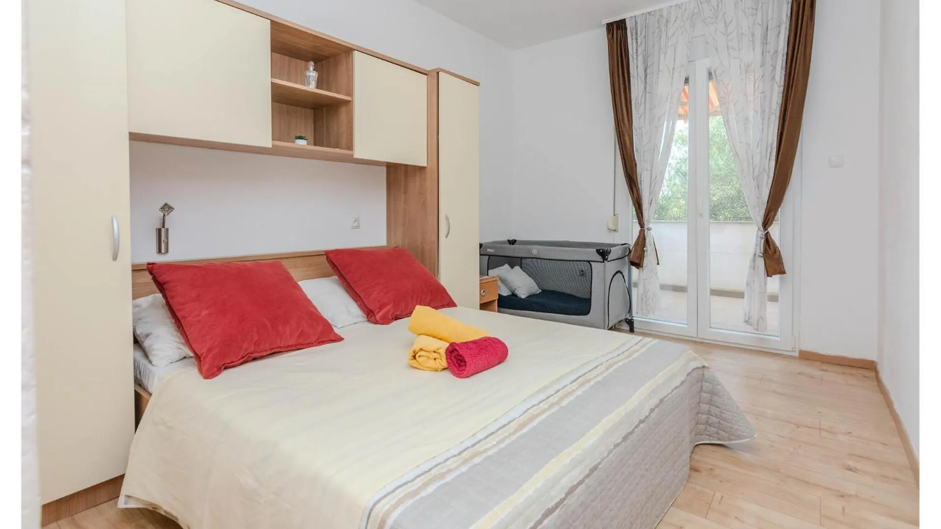 Stunning Apartment In Zaton With Outdoor Swimming Pool
