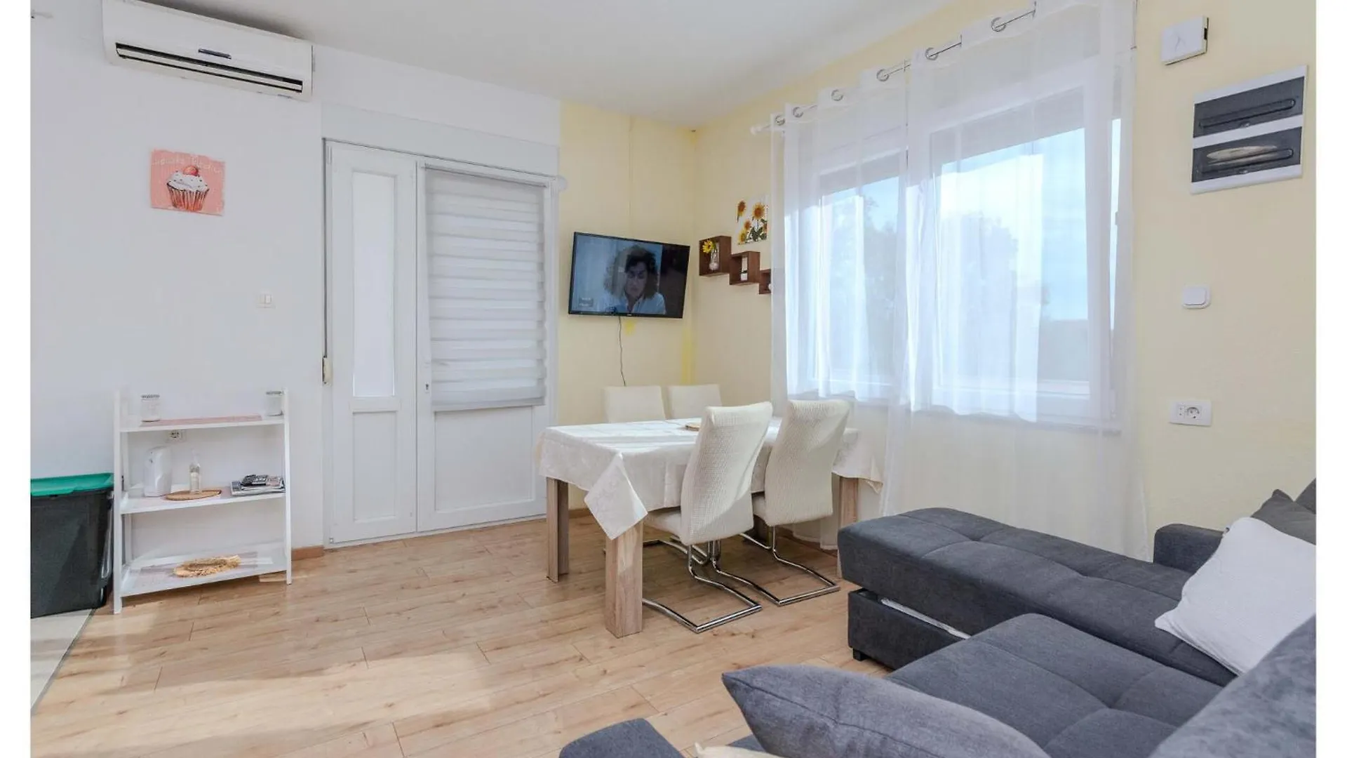 Stunning Apartment In Zaton With Outdoor Swimming Pool