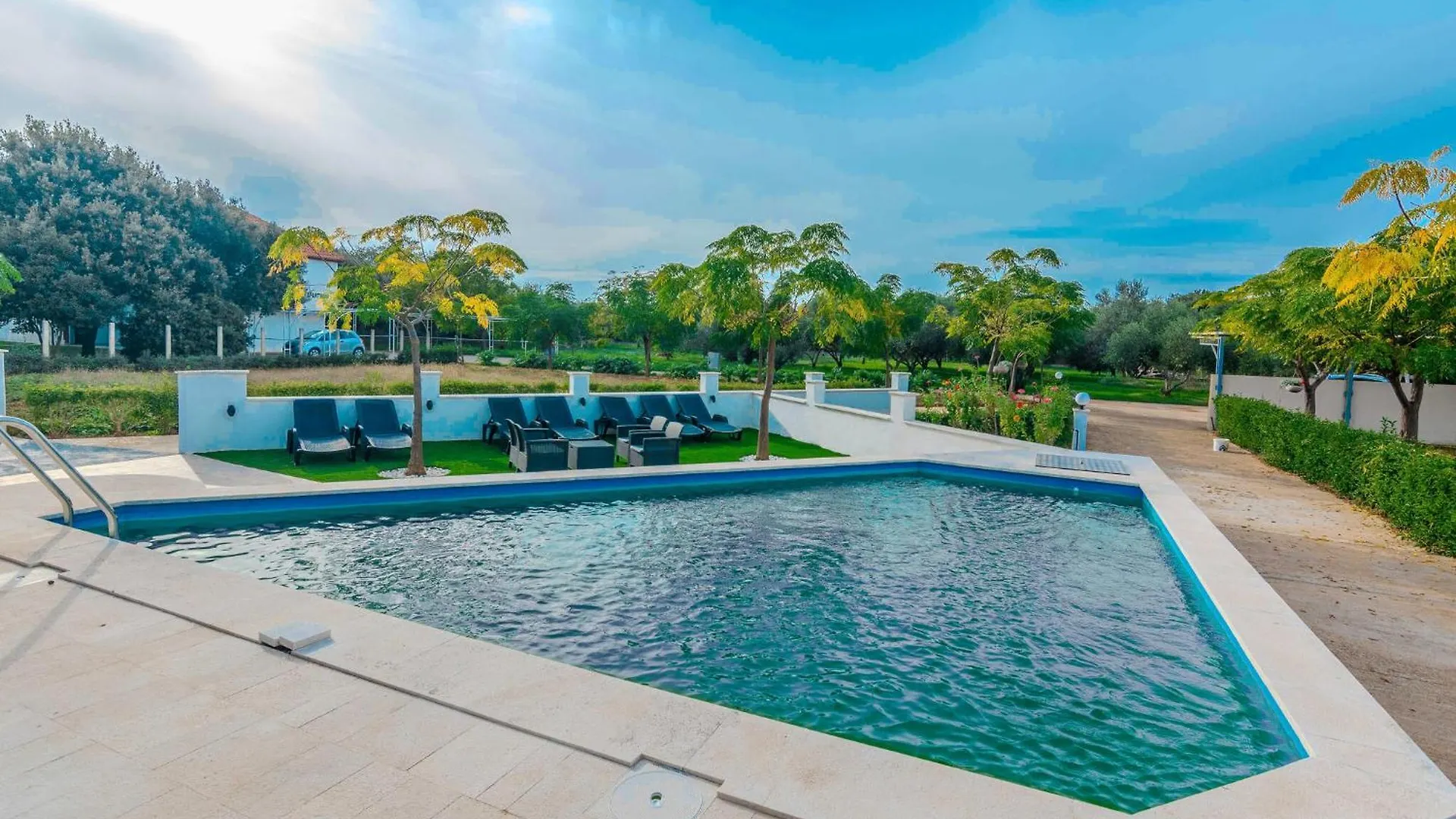 Stunning Apartment In Zaton With Outdoor Swimming Pool